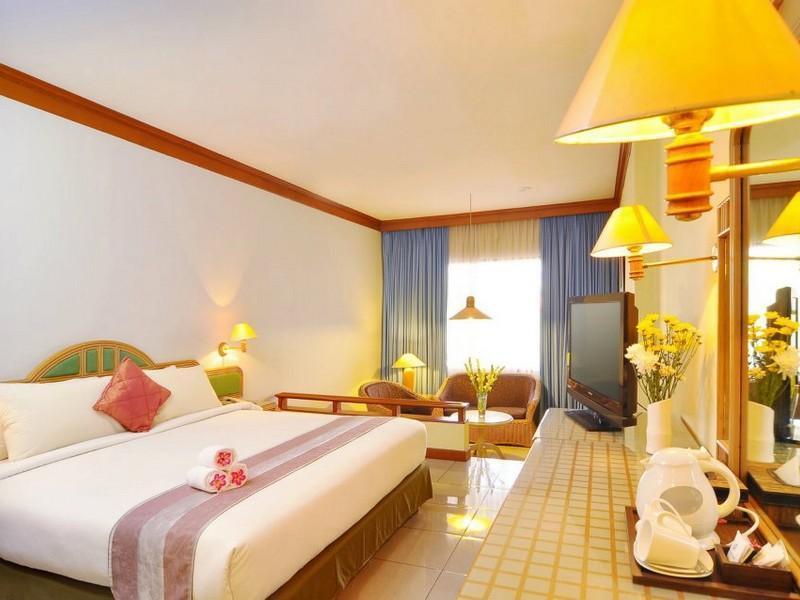 Hotel Cirebon Plaza Zewnętrze zdjęcie